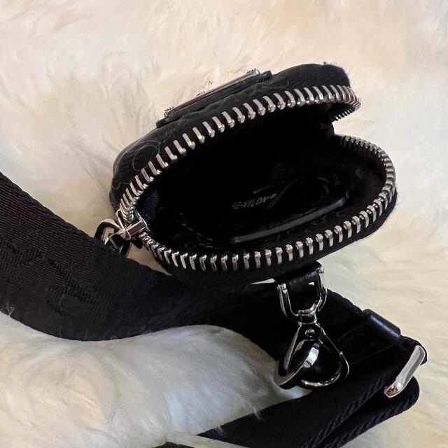 PRADA Re-Nylonパデッド ホーボーバッグ 1回使用 美品 PRADA Re-Nylonパデッド ホーボーバッグ 1回使用 美品