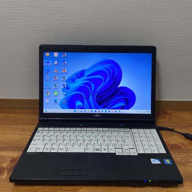 Odoroki no Yasusa Fujitsuノートパソコン celeron Windows11オフィス付き Bihin-css.edu.om