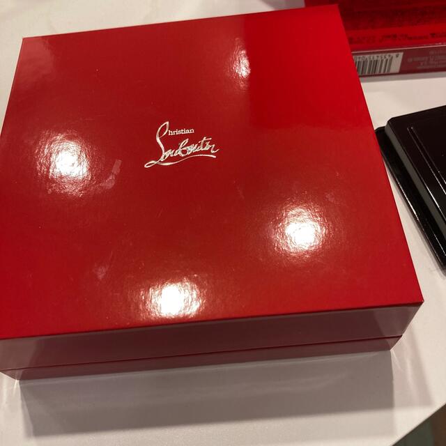 Christian Louboutin(クリスチャンルブタン)のクリスチャンルブタンラパレットケースノワールルブタン　レフィル付き コスメ/美容のベースメイク/化粧品(アイシャドウ)の商品写真