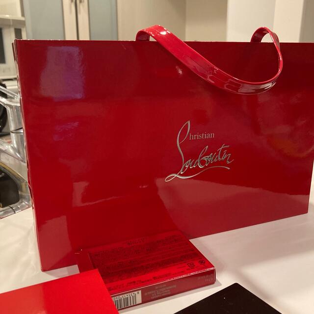 Christian Louboutin(クリスチャンルブタン)のクリスチャンルブタンラパレットケースノワールルブタン　レフィル付き コスメ/美容のベースメイク/化粧品(アイシャドウ)の商品写真