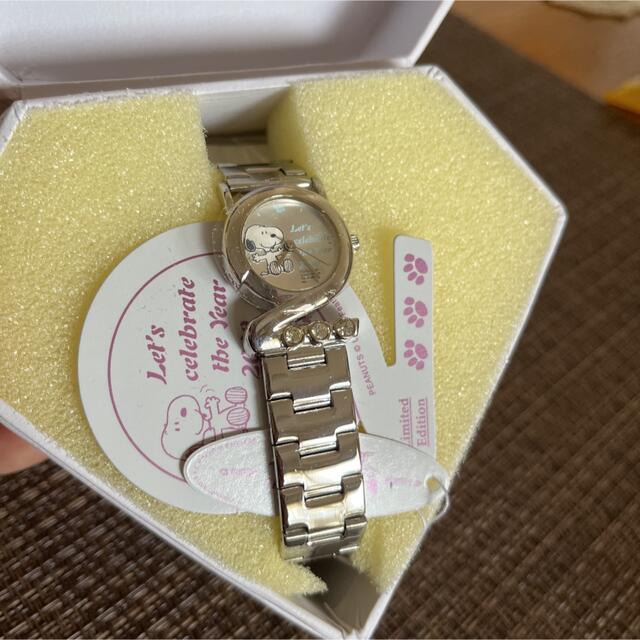 ファッション小物SNOOPYシルバー腕時計　シリアルナンバー入り2000年限定品