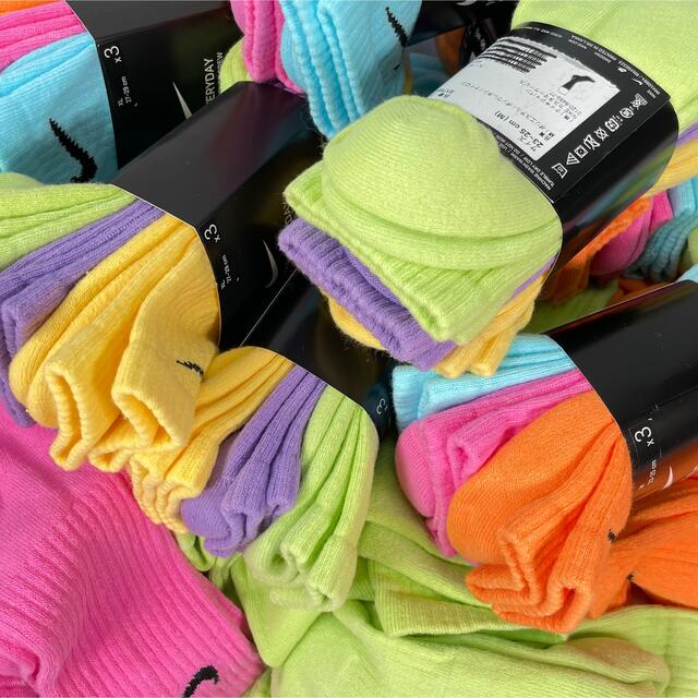 ナイキ ソックス 靴下 カラー スニーカー NIKE  メンズのレッグウェア(ソックス)の商品写真