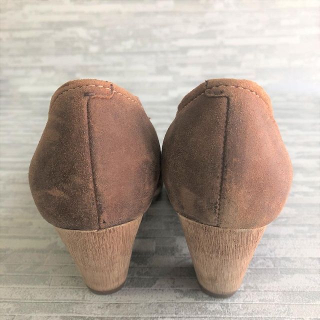 Clarks(クラークス)のclarks クラークス パンプス スエード調 チャンキーヒール アーモンドトゥ レディースの靴/シューズ(ハイヒール/パンプス)の商品写真