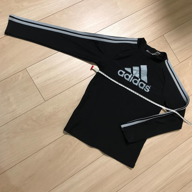 adidas(アディダス)のラッシュガード　キッズ キッズ/ベビー/マタニティのキッズ服男の子用(90cm~)(水着)の商品写真