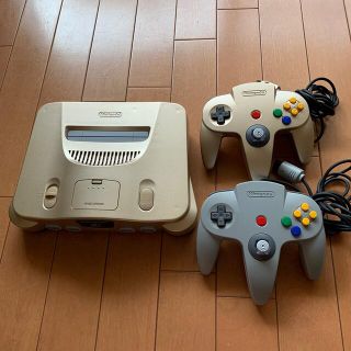 ニンテンドウ64(NINTENDO 64)のNintendo64/GOLDモデル(家庭用ゲーム機本体)