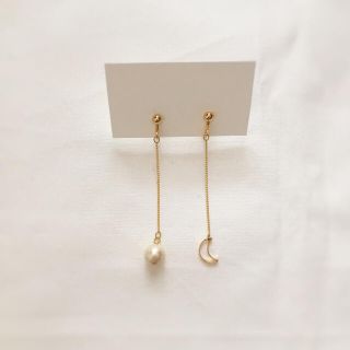 yu様専用ハンドメイド コットンパール月ピアス(ピアス)