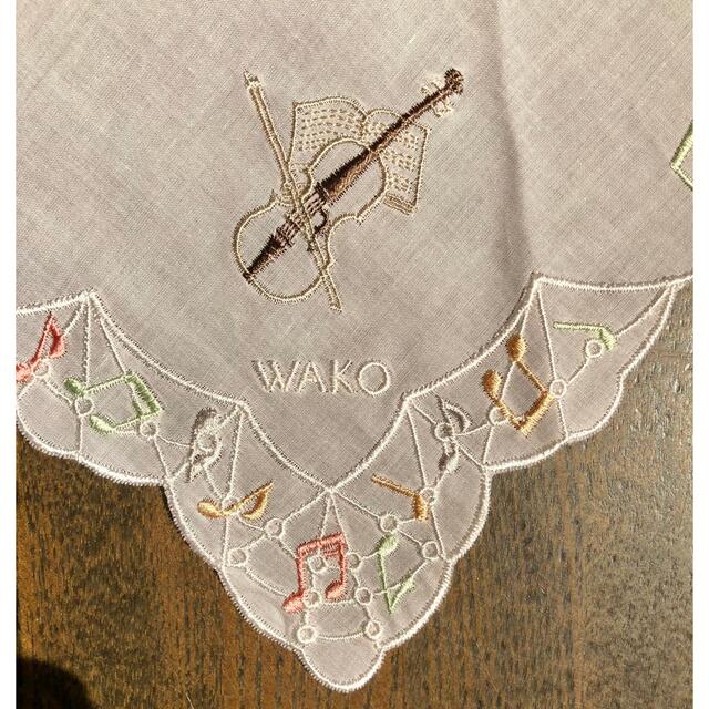 和光堂(ワコウドウ)の銀座和光　WAKO   刺繍ハンカチ　楽器が4種 レディースのファッション小物(ハンカチ)の商品写真