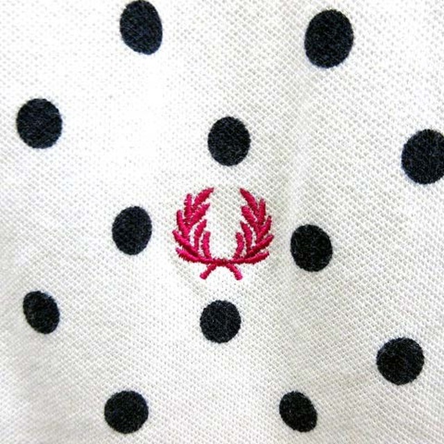 FRED PERRY(フレッドペリー)のフレッドペリー FRED PERRY ドット ロング ポロシャツ ノースリーブ レディースのトップス(ポロシャツ)の商品写真