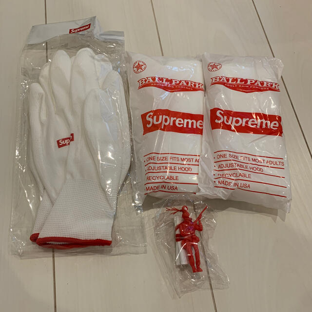 Supreme(シュプリーム)のsupreme シュプリーム　ノベルティセット エンタメ/ホビーのコレクション(ノベルティグッズ)の商品写真