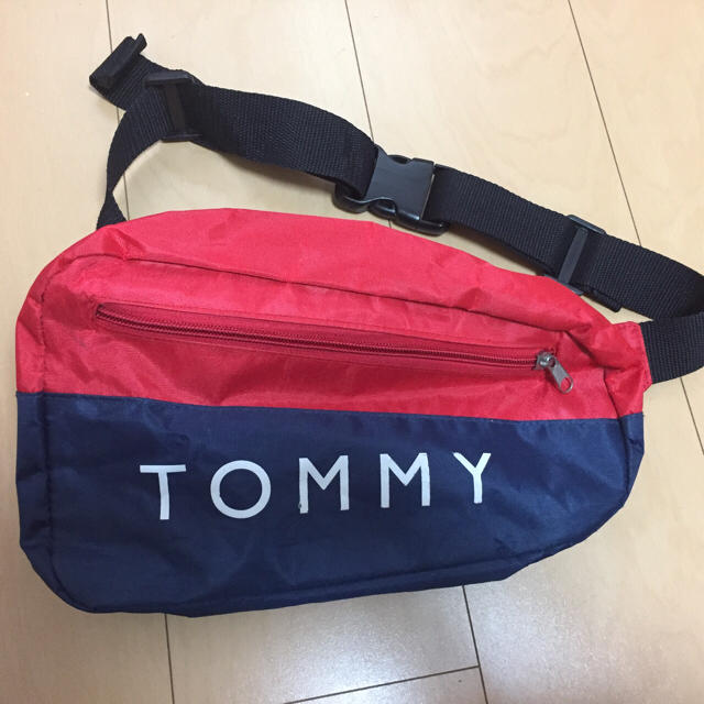 TOMMY(トミー)のTOMMY ショルダーバッグ メンズのバッグ(ウエストポーチ)の商品写真