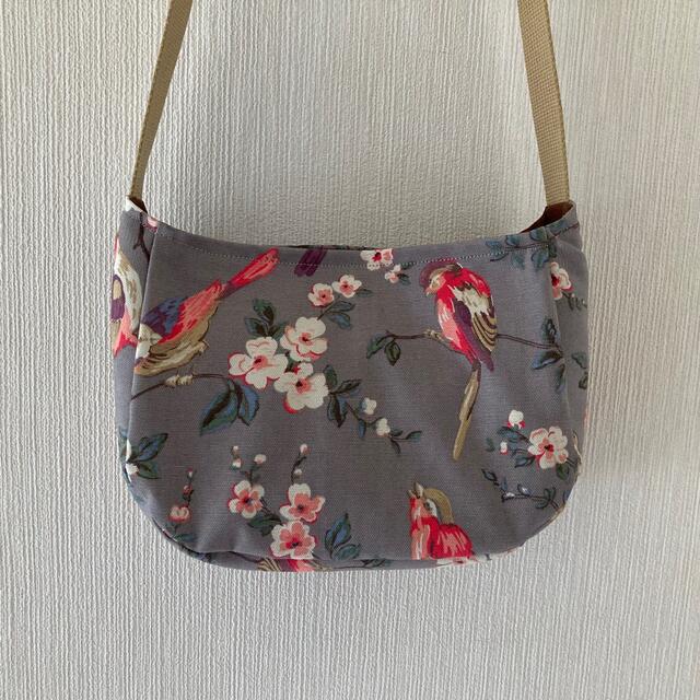 Cath Kidston(キャスキッドソン)のハンドメイド♡キャスキッドソン♡ショルダーバッグ♡花と小鳥♡グレー ハンドメイドのファッション小物(バッグ)の商品写真