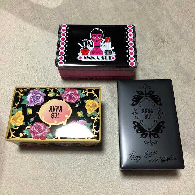 ANNA SUI(アナスイ)の【レア】ANNA SUI×ヨックモック 缶ケース 小箱 インテリア/住まい/日用品のインテリア小物(小物入れ)の商品写真