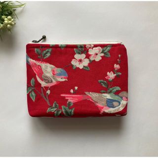 キャスキッドソン(Cath Kidston)のハンドメイド♡キャスキッドソン♡お化粧ポーチ♡花と小鳥♡赤(ポーチ)