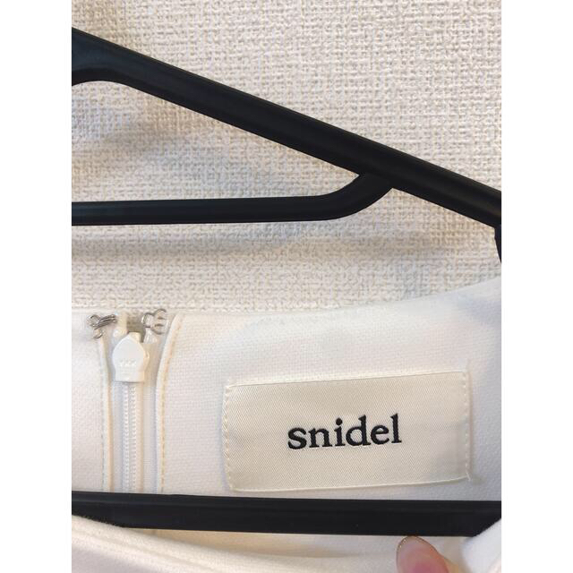 SNIDEL(スナイデル)のsnidel スナイデル オーバーサイズ ミニワンピース ホワイト レディースのワンピース(ミニワンピース)の商品写真