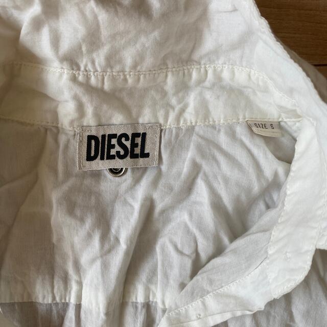 DIESEL(ディーゼル)のディーゼル　白シャツ　S レディースのトップス(シャツ/ブラウス(長袖/七分))の商品写真