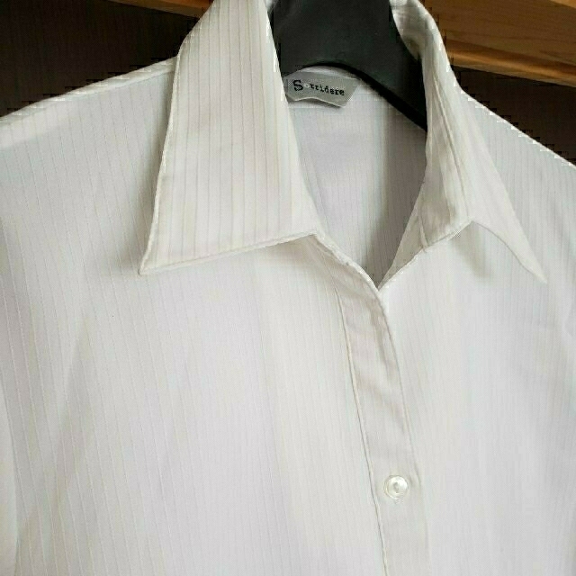 訳あり　レディース　白のワイシャツ レディースのトップス(シャツ/ブラウス(長袖/七分))の商品写真