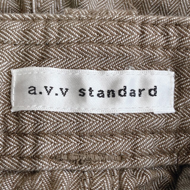 a.v.v(アーヴェヴェ)のバミューダ パンツ a.v.v standard ハーフ クロップド ストライプ レディースのパンツ(カジュアルパンツ)の商品写真