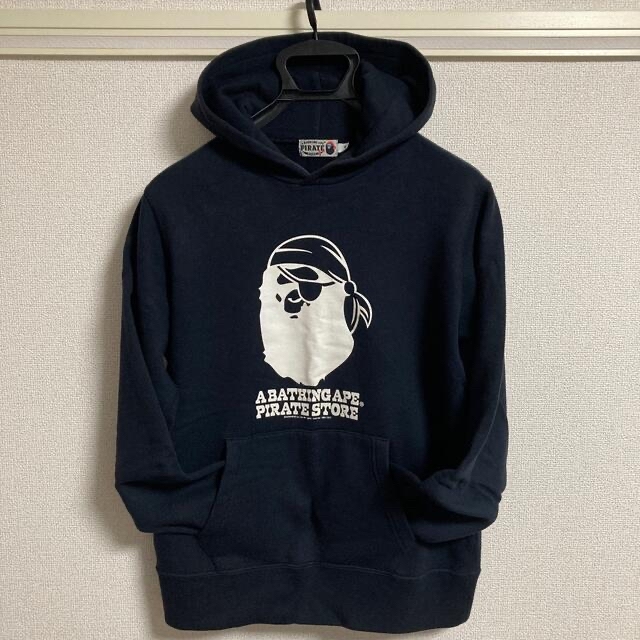 A BATHING APE PIRATE限定パーカー