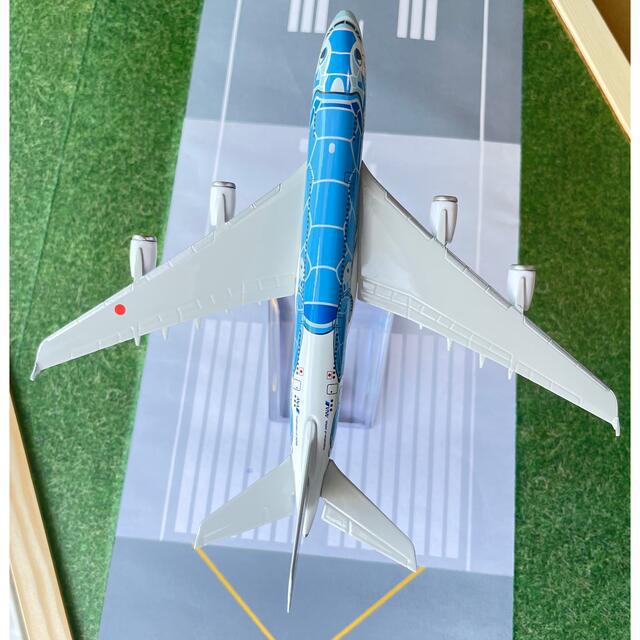 ANA(全日本空輸)(エーエヌエー(ゼンニッポンクウユ))のANA AIRBUS A380 FLYING HONUモデル(1/500) エンタメ/ホビーのテーブルゲーム/ホビー(航空機)の商品写真