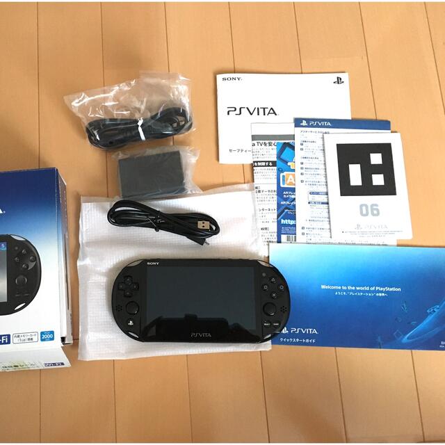 エンタメホビーSONY PlayStationVITA 本体  PCH-2000 ZA11