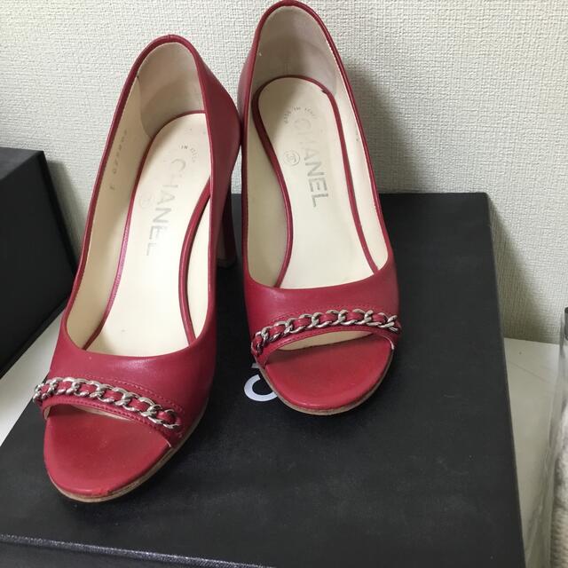 CHANEL(シャネル)のシャネルオープントゥパンプス赤35 レディースの靴/シューズ(ハイヒール/パンプス)の商品写真