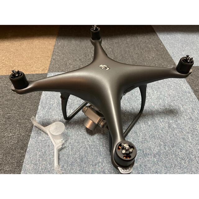 ドローンDJI phantom4 pro+ Obsidian Edition エンタメ/ホビーのおもちゃ/ぬいぐるみ(ホビーラジコン)の商品写真