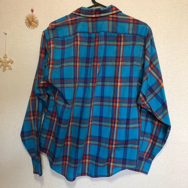 【USED】レトロブルーチェックシャツ【古着】水色　青 レディースのトップス(シャツ/ブラウス(長袖/七分))の商品写真