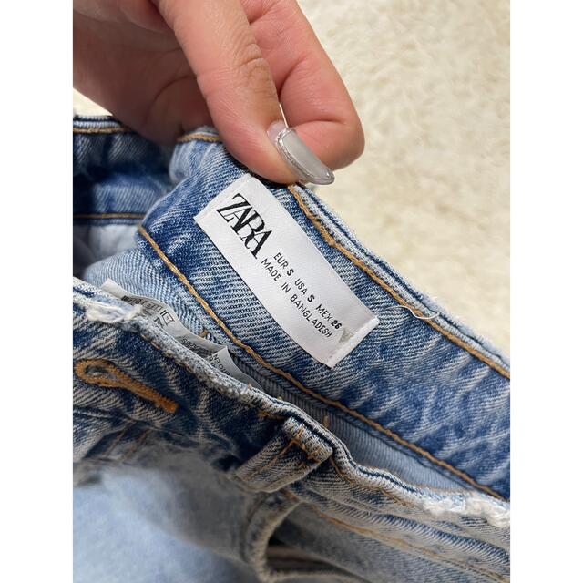 ZARA(ザラ)のフロントスリット タイトデニムスカート ZARA レディースのスカート(ひざ丈スカート)の商品写真