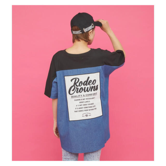 RODEO CROWNS WIDE BOWL(ロデオクラウンズワイドボウル)のロデオ★Web限定！デニムドッキングパッチTシャツ（ブラック） レディースのトップス(Tシャツ(半袖/袖なし))の商品写真