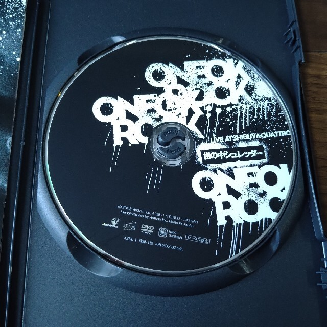 ONE OK ROCK(ワンオクロック)の【送料無料】ONE OK ROCK DVD 世の中シュレッダー エンタメ/ホビーのDVD/ブルーレイ(ミュージック)の商品写真