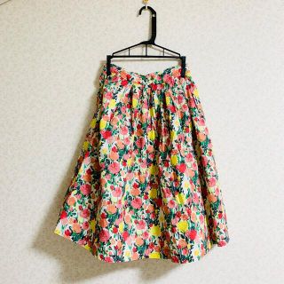 テチチ(Techichi)の【美品】テチチ　花柄　リバティ　スカート(ロングスカート)