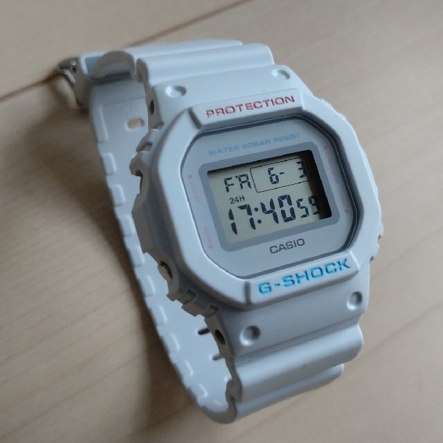 G-SHOCK(ジーショック)のCASIO G-SHOCK DW-5600SC-8 メンズの時計(腕時計(デジタル))の商品写真