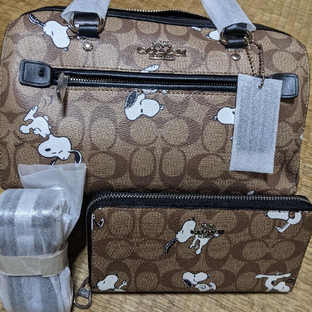 COACH  ミニバッグ　シグネチャースヌーピー