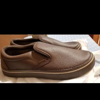 クロックス(crocs)の新品タグ付きクロックス Hover Synth Leather Slip On(ドレス/ビジネス)