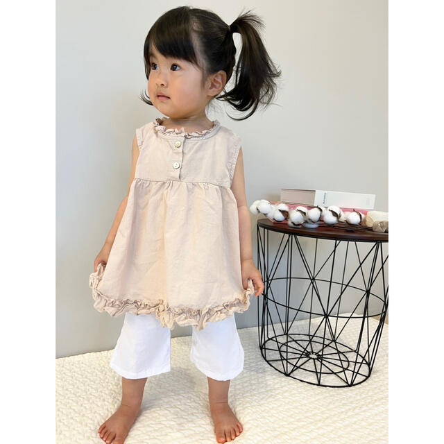 ﾌﾘﾙｽﾘｰﾌﾞﾚｽﾌﾞﾗｳｽ frill sleeveless blouse  キッズ/ベビー/マタニティのベビー服(~85cm)(タンクトップ/キャミソール)の商品写真