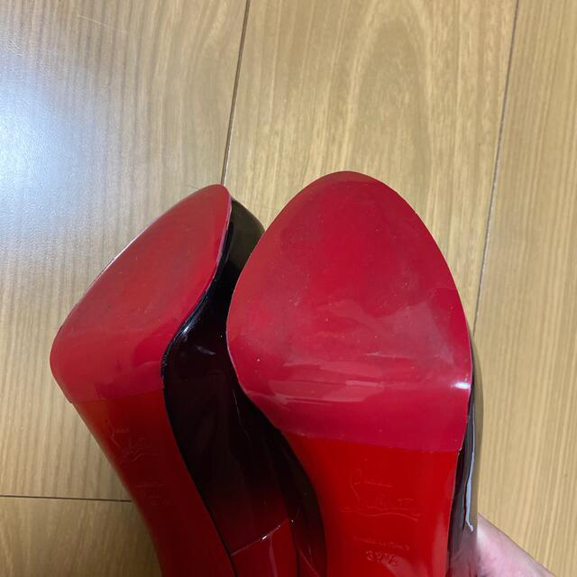 Christian Louboutin(クリスチャンルブタン)のルブタン　パンプス　赤　黒　グラデーション　レッド　ブラック　37.5 レディースの靴/シューズ(ハイヒール/パンプス)の商品写真