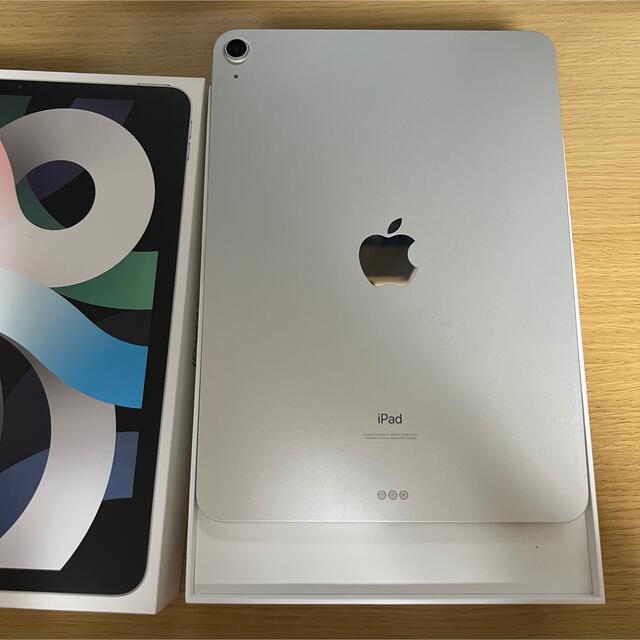 Apple(アップル)のiPad air 4 （iPad Air第４世代）本体 64gb silver スマホ/家電/カメラのPC/タブレット(タブレット)の商品写真