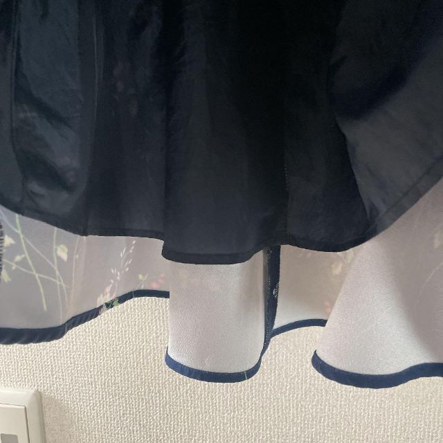 MAJESTIC LEGON(マジェスティックレゴン)のマジェスティックレゴン　花柄　フレア　スカート レディースのスカート(ひざ丈スカート)の商品写真
