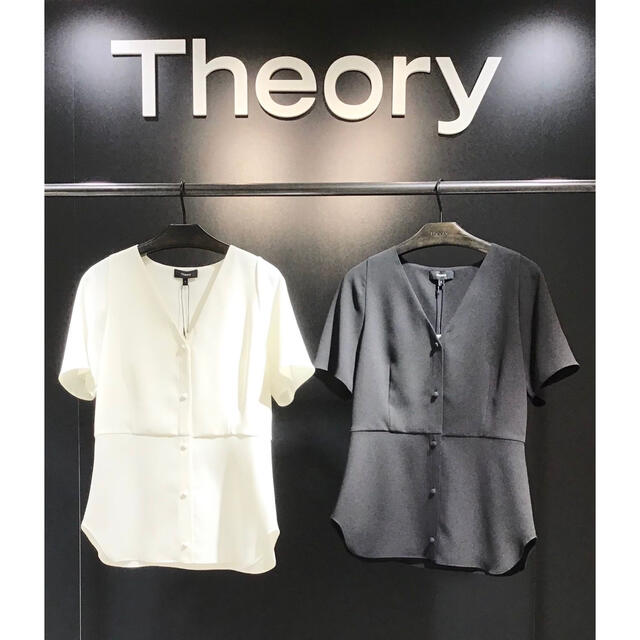 theory(セオリー)のTheory 20aw Vネック半袖ブラウス レディースのトップス(シャツ/ブラウス(半袖/袖なし))の商品写真