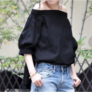 スピックアンドスパン オフショルダー シャツ/ブラウス(レディース