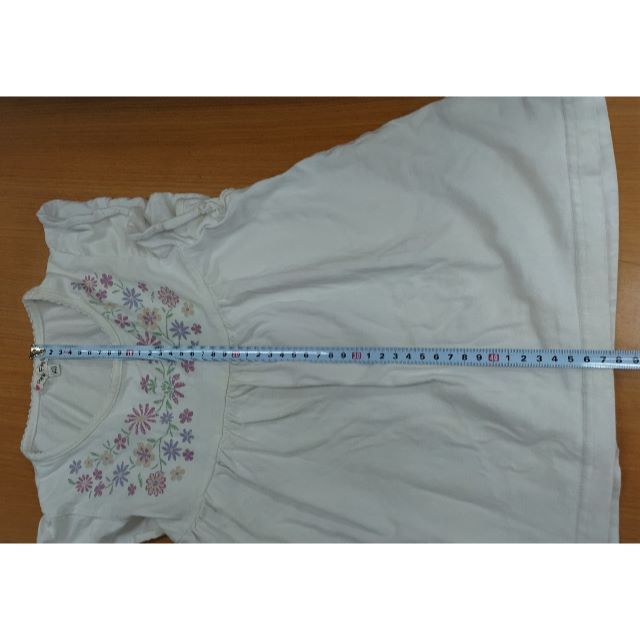 anyFAM(エニィファム)のＴシャツ　花柄　白色　140 キッズ/ベビー/マタニティのキッズ服女の子用(90cm~)(Tシャツ/カットソー)の商品写真