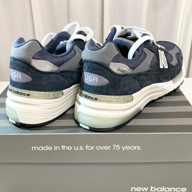 New Balance(ニューバランス)の新品 New balance M992GG 27.5cm メンズの靴/シューズ(スニーカー)の商品写真