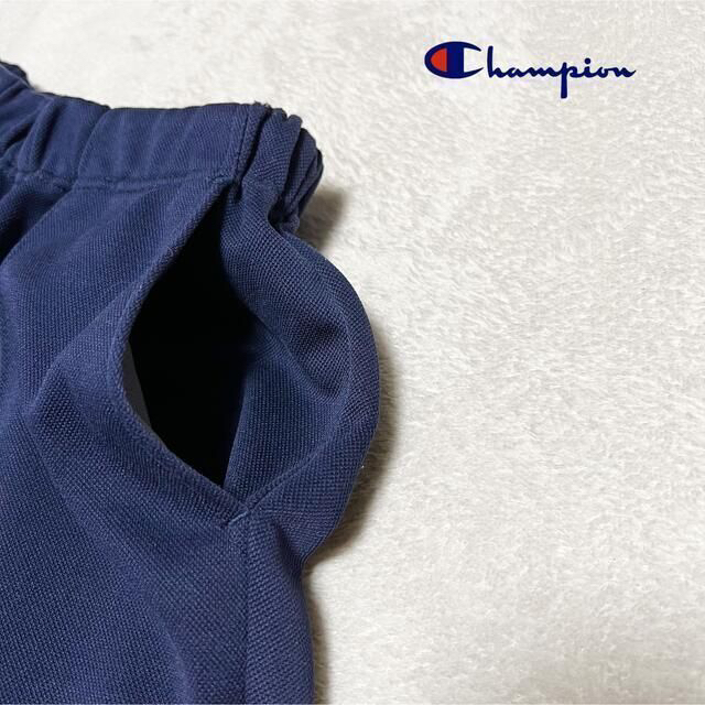 Champion(チャンピオン)の【良品　夏物】　チャンピオン　ハーフパンツ　サイズ S ネイビー スポーツ/アウトドアのトレーニング/エクササイズ(トレーニング用品)の商品写真