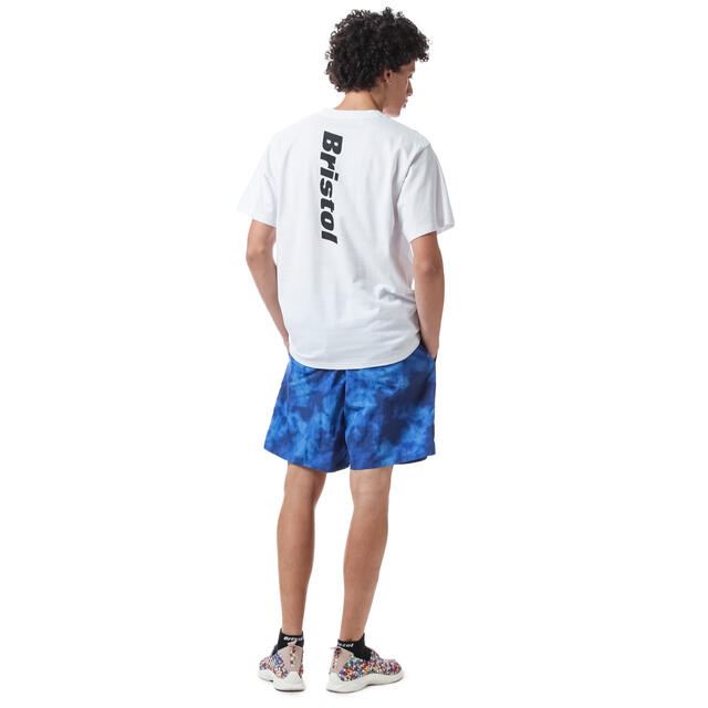 F.C.R.B.(エフシーアールビー)のXL FCRB VERTICAL LOGO POCKET TEE ホワイト メンズのトップス(Tシャツ/カットソー(半袖/袖なし))の商品写真