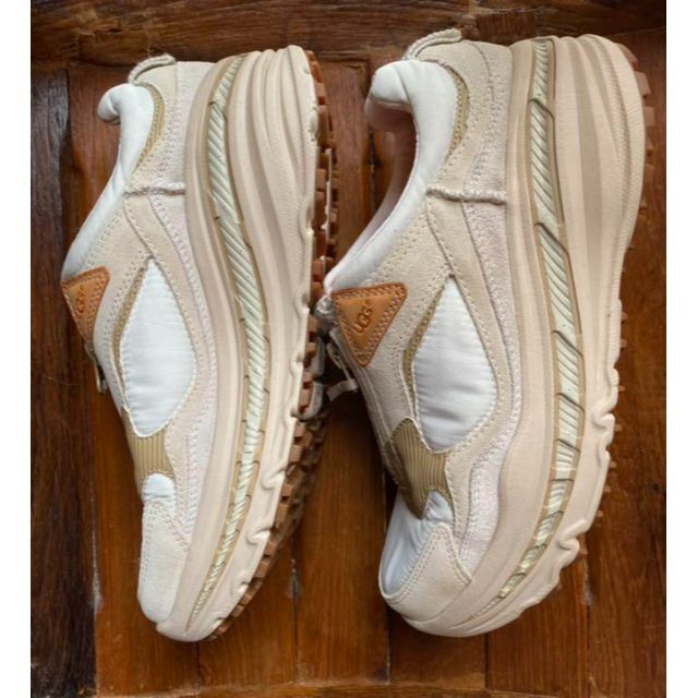 完売しました。。。超美品✨26.5✨UGG✨CA805 MLT TRAINER の 完売しました。。。超美品✨26.5✨UGG✨CA805 MLT TRAINER の