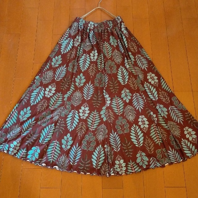 titicaca(チチカカ)のTITIKAKA バティック柄 テーパードスカート レディースのスカート(ロングスカート)の商品写真