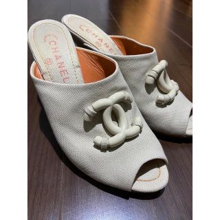 シャネル(CHANEL)のCHANEL シャネル  ベージュ　ミュール　サンダル　37(ミュール)