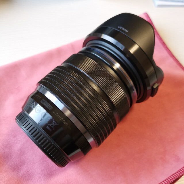 OLYMPUS(オリンパス)のOLYMPUS M.ZUIKO DIGITAL 12-40mm F2.8 PRO スマホ/家電/カメラのカメラ(レンズ(ズーム))の商品写真