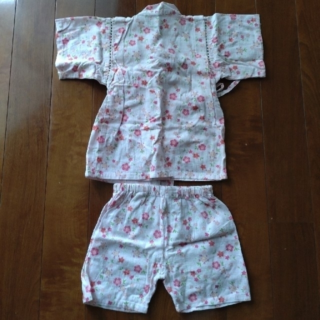 甚平　キッズ　女の子１００㌢ キッズ/ベビー/マタニティのキッズ服女の子用(90cm~)(甚平/浴衣)の商品写真