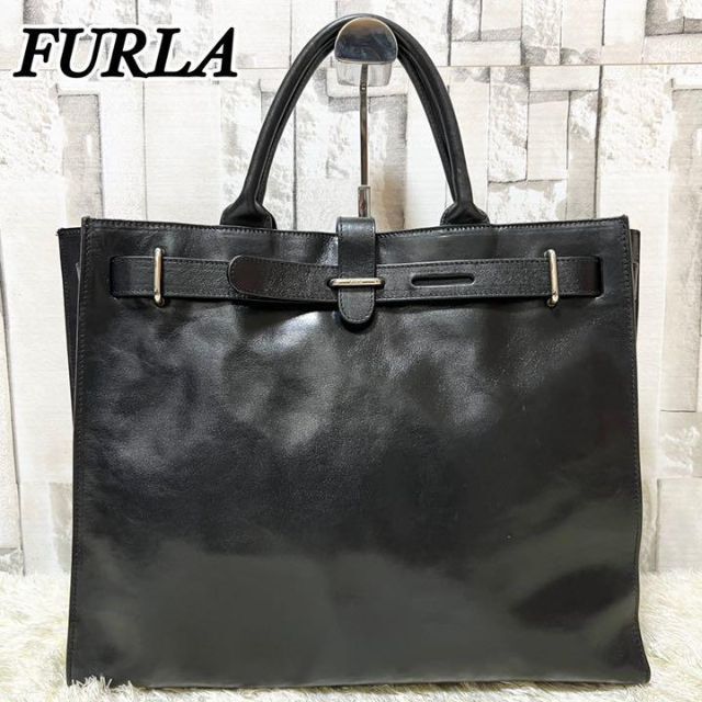 Furla - 【美品】フルラ　ビジネスバッグ　レザー　黒　裏地総柄　A4可　スクエアトート